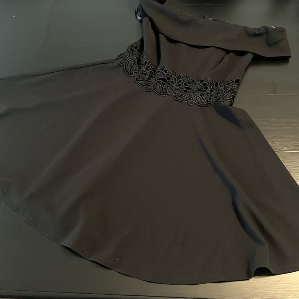 B. Darlin‎ black dress